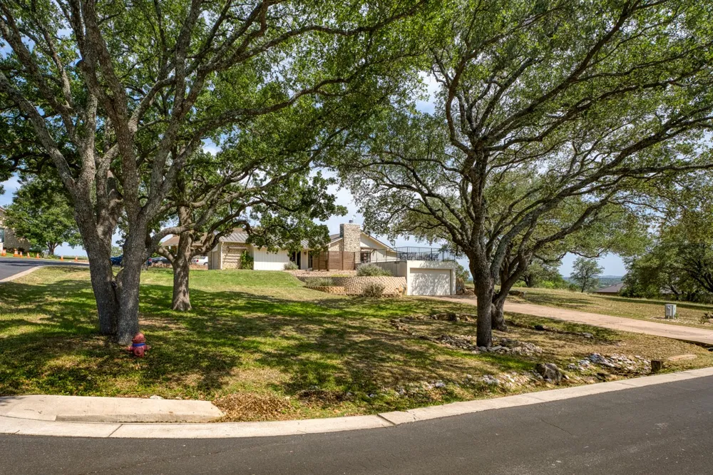 305 Onyx Drive Horseshoe Bay, TX 78657