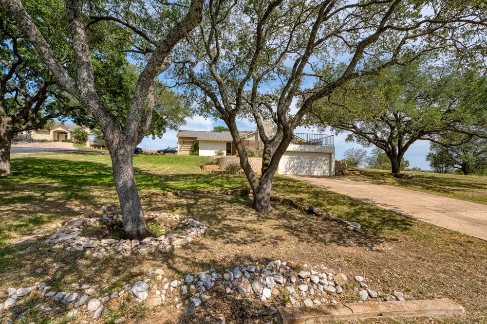 305 Onyx Drive Horseshoe Bay, TX 78657