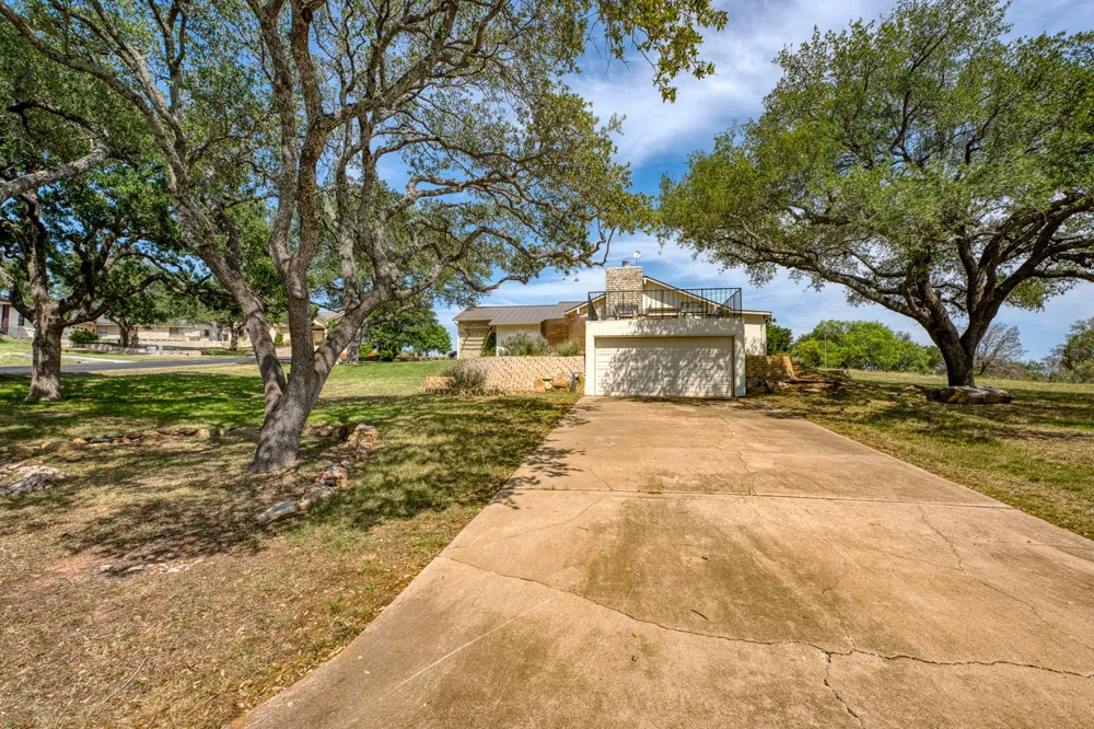305 Onyx Drive Horseshoe Bay, TX 78657