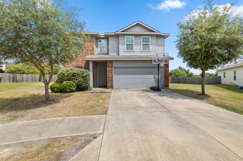 136 Charing Cove