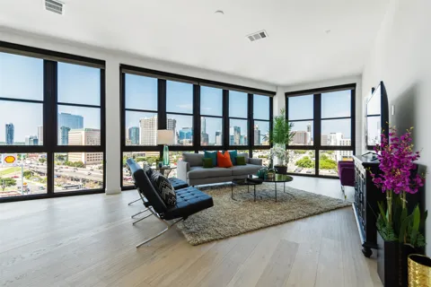 800 Embassy Drive #525