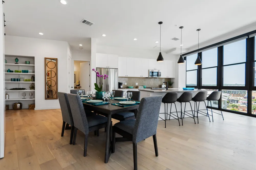 800 Embassy Drive #525 Austin, TX 78702