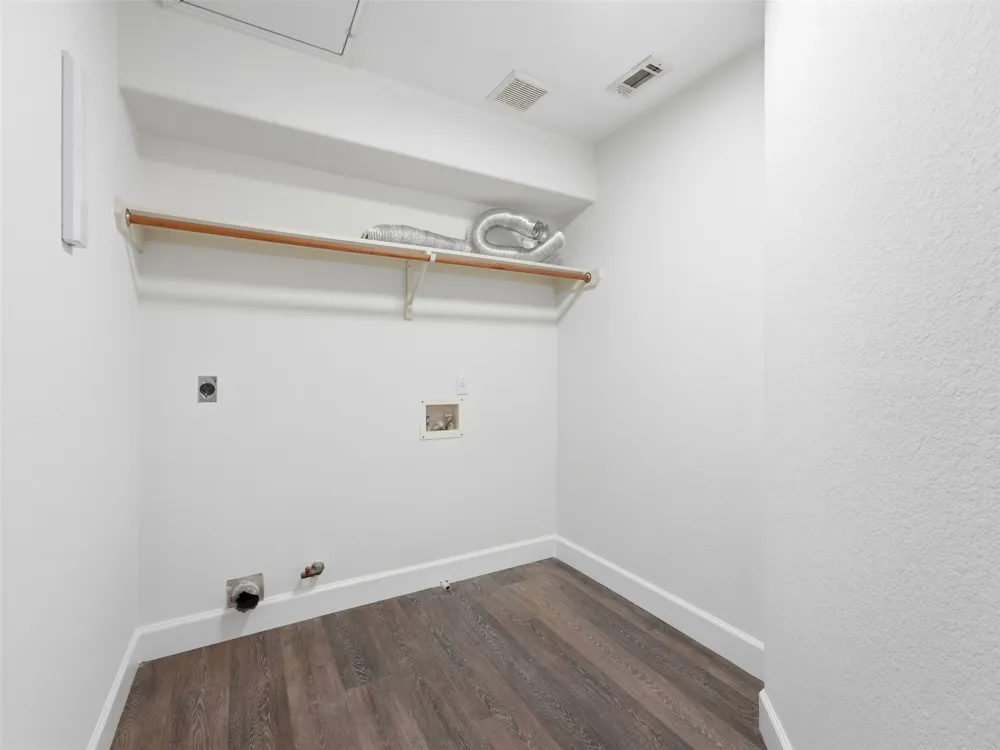 15207 Natural Spring Way Austin, TX 78728