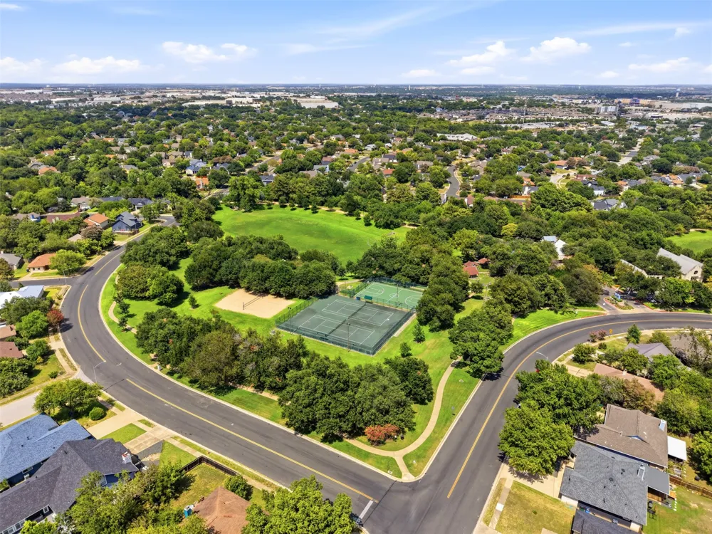 15207 Natural Spring Way Austin, TX 78728