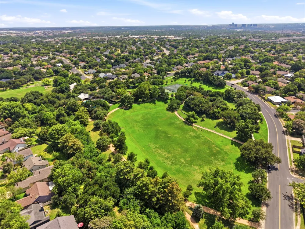 15207 Natural Spring Way Austin, TX 78728