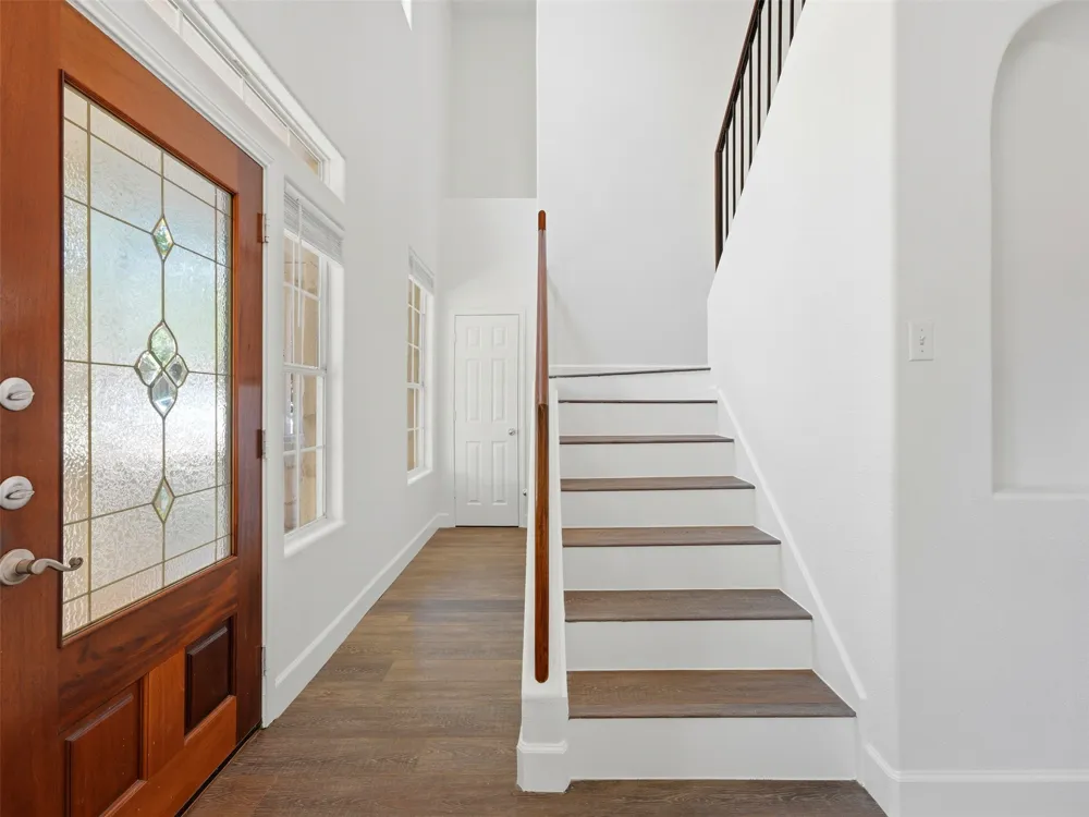 15207 Natural Spring Way Austin, TX 78728
