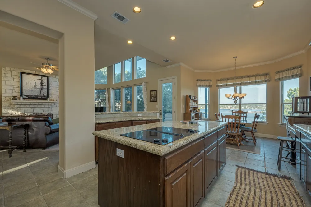 343 Venture Boulevard S Point Venture, TX 78645