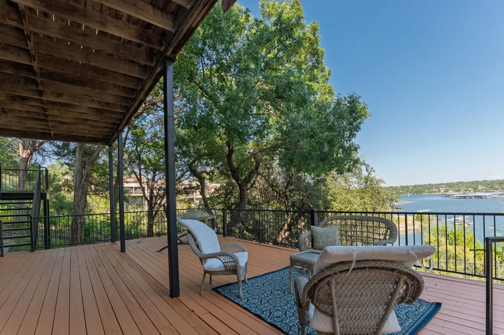 343 Venture Boulevard S Point Venture, TX 78645