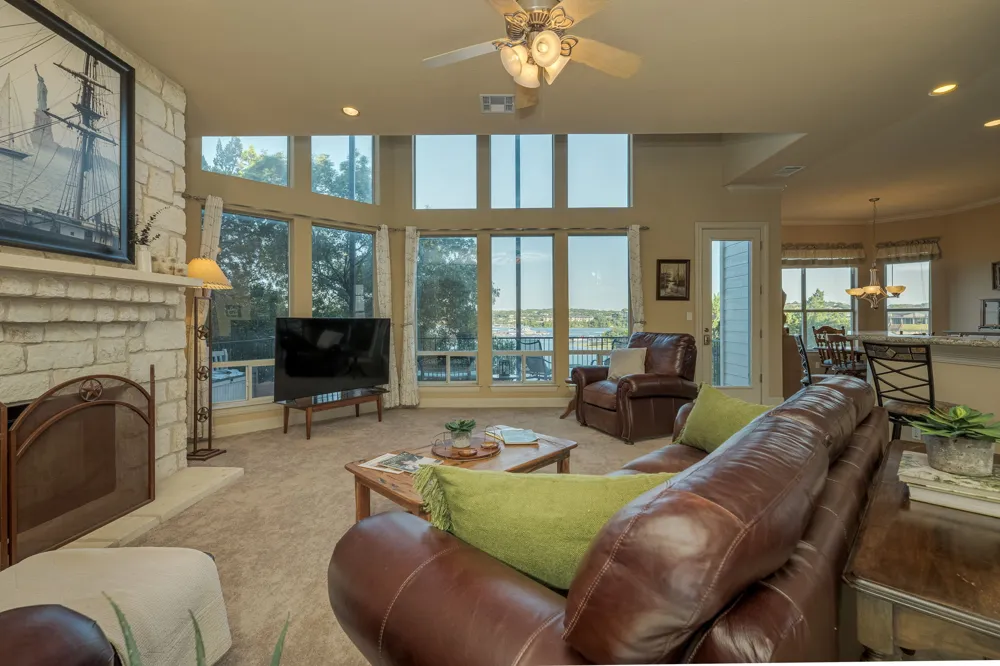 343 Venture Boulevard S Point Venture, TX 78645