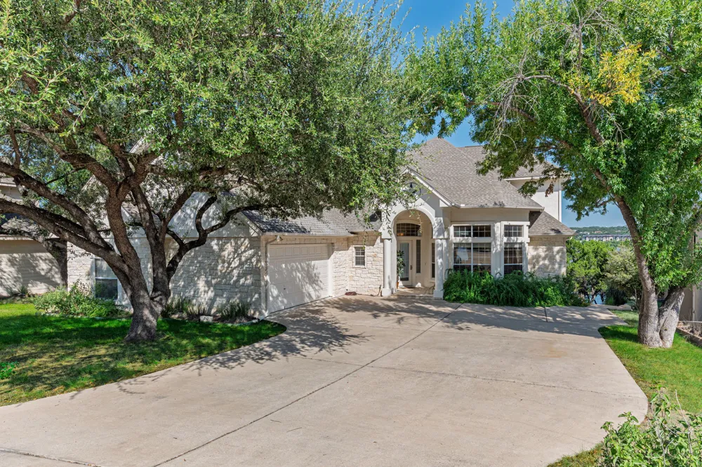 343 Venture Boulevard S Point Venture, TX 78645