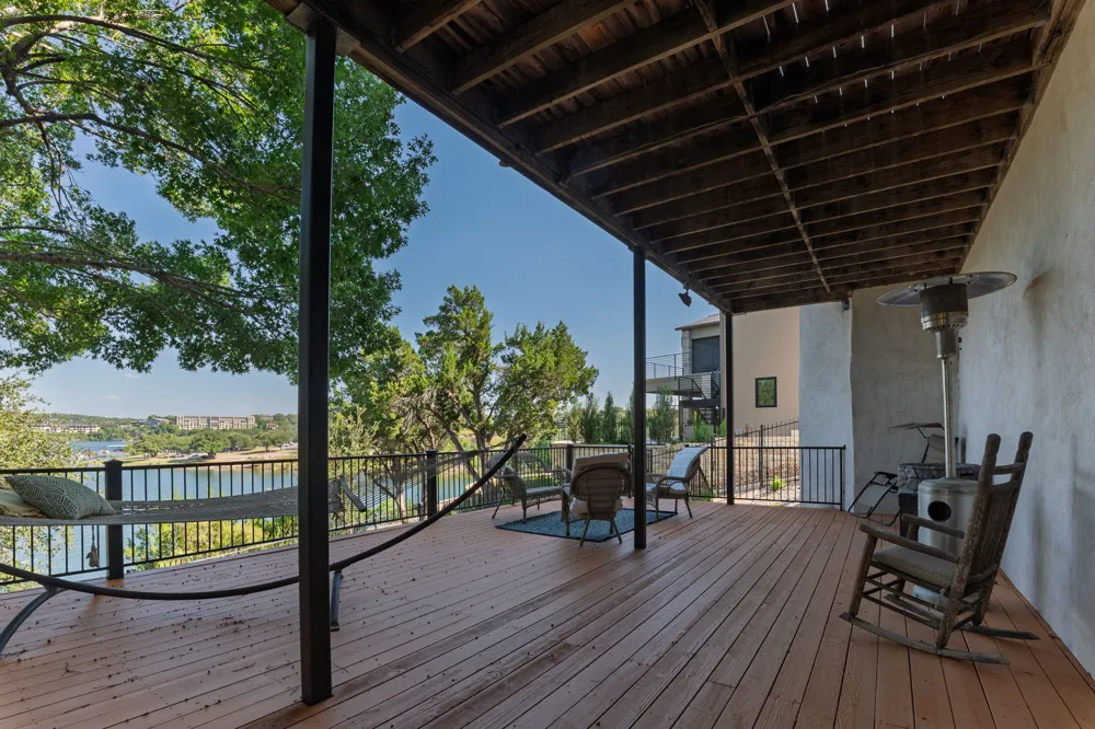 343 Venture Boulevard S Point Venture, TX 78645