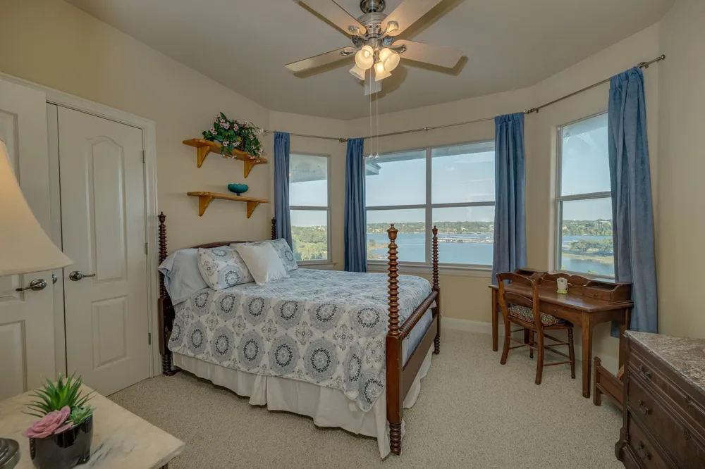 343 Venture Boulevard S Point Venture, TX 78645