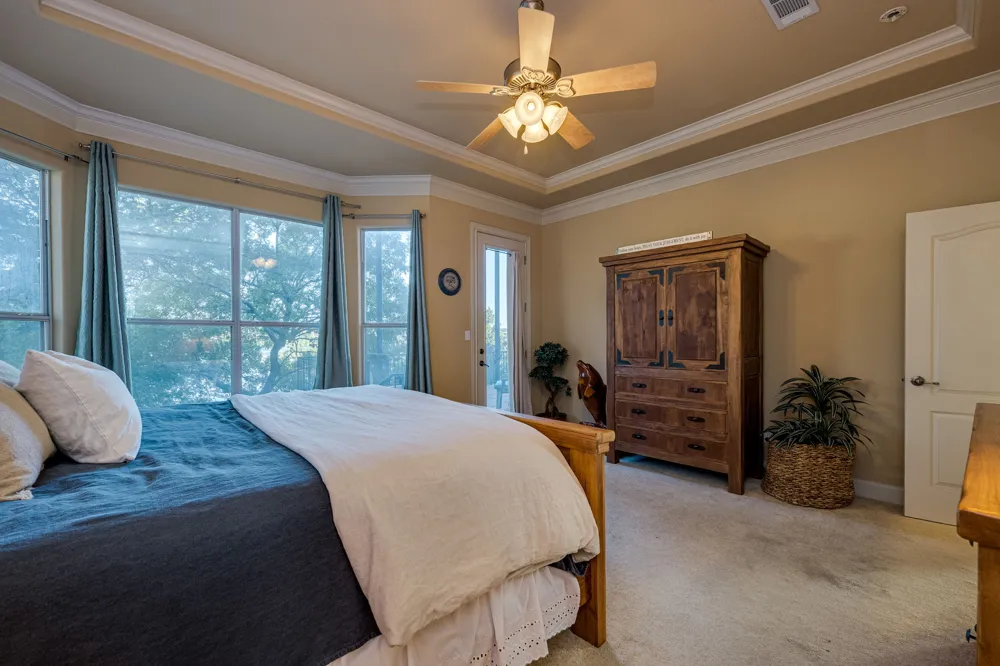 343 Venture Boulevard S Point Venture, TX 78645