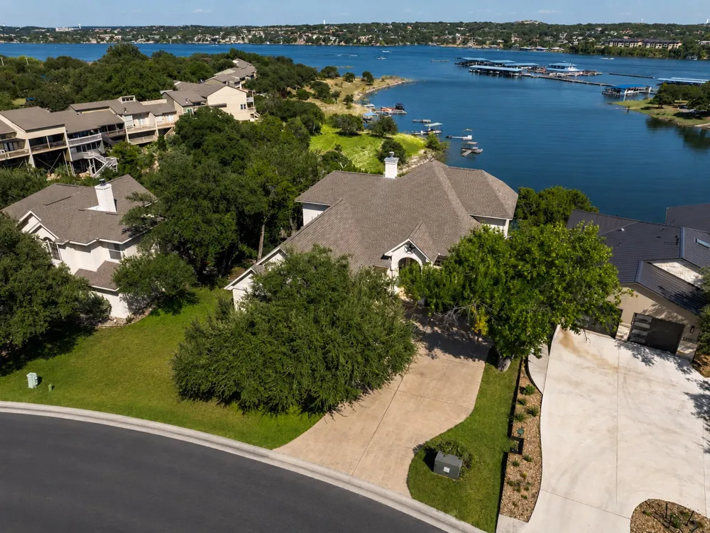 343 Venture Boulevard S Point Venture, TX 78645