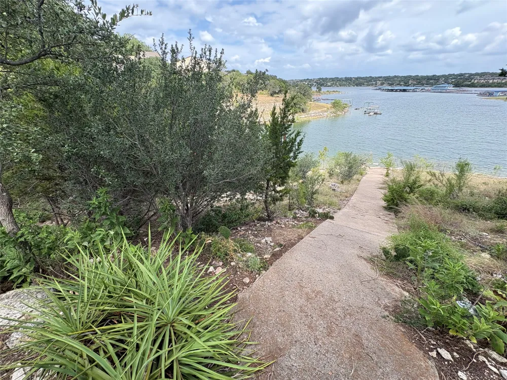 343 Venture Boulevard S Point Venture, TX 78645