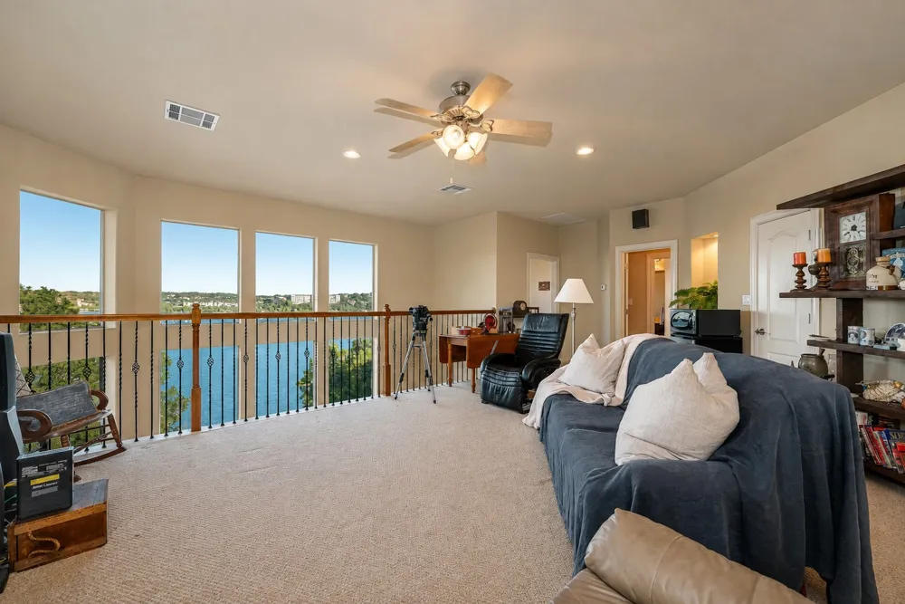 343 Venture Boulevard S Point Venture, TX 78645