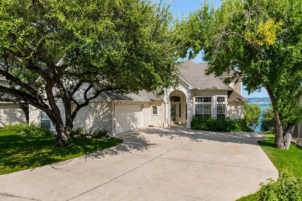 343 Venture Boulevard S Point Venture, TX 78645