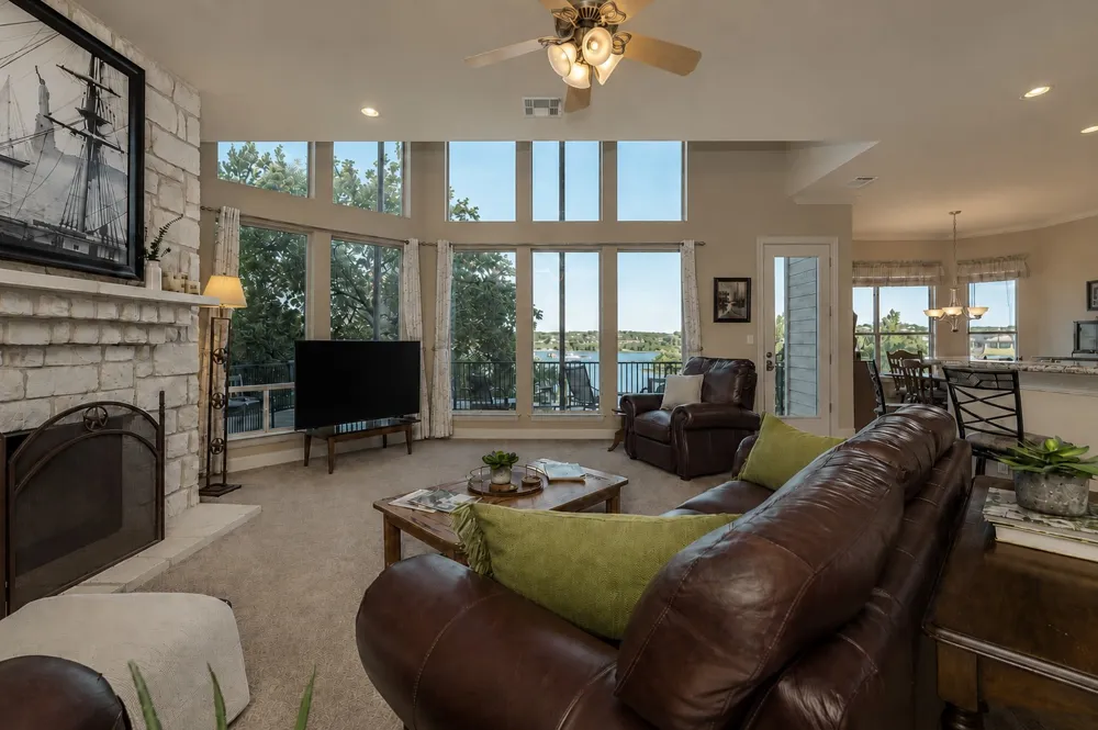 343 Venture Boulevard S Point Venture, TX 78645
