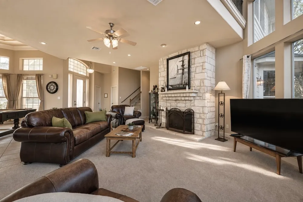 343 Venture Boulevard S Point Venture, TX 78645
