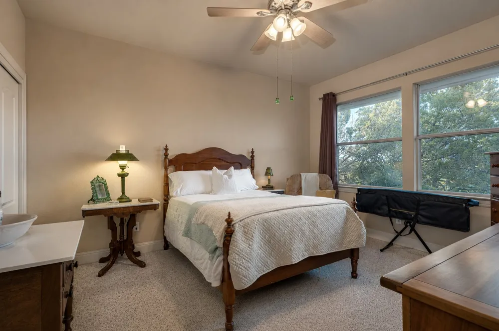 343 Venture Boulevard S Point Venture, TX 78645