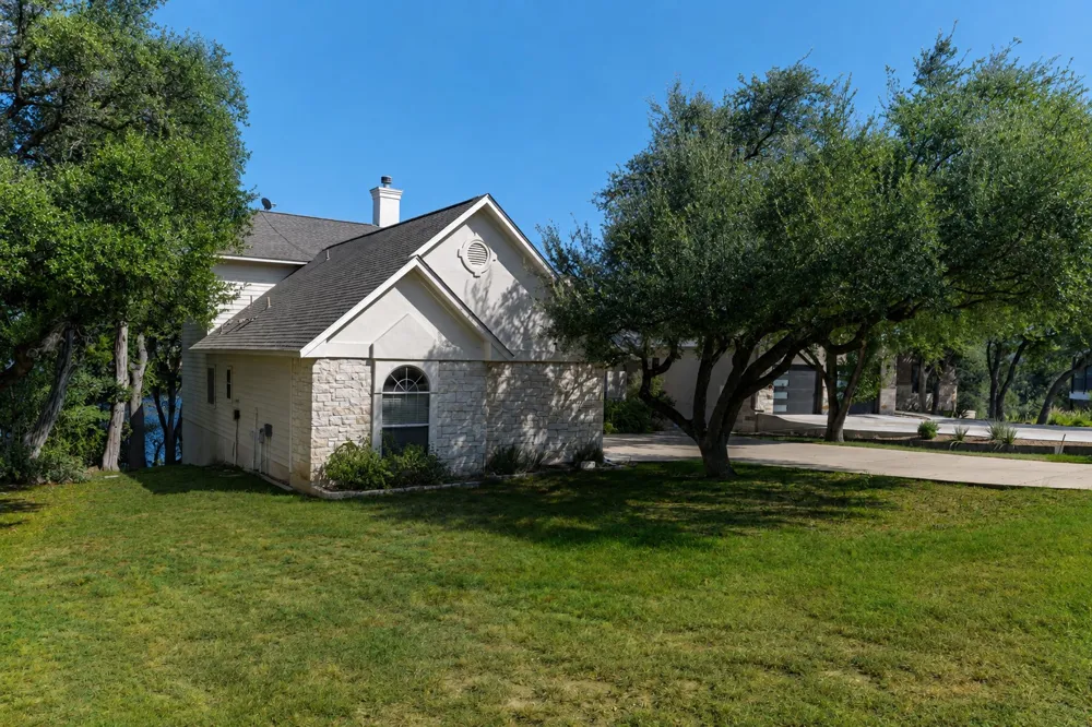 343 Venture Boulevard S Point Venture, TX 78645