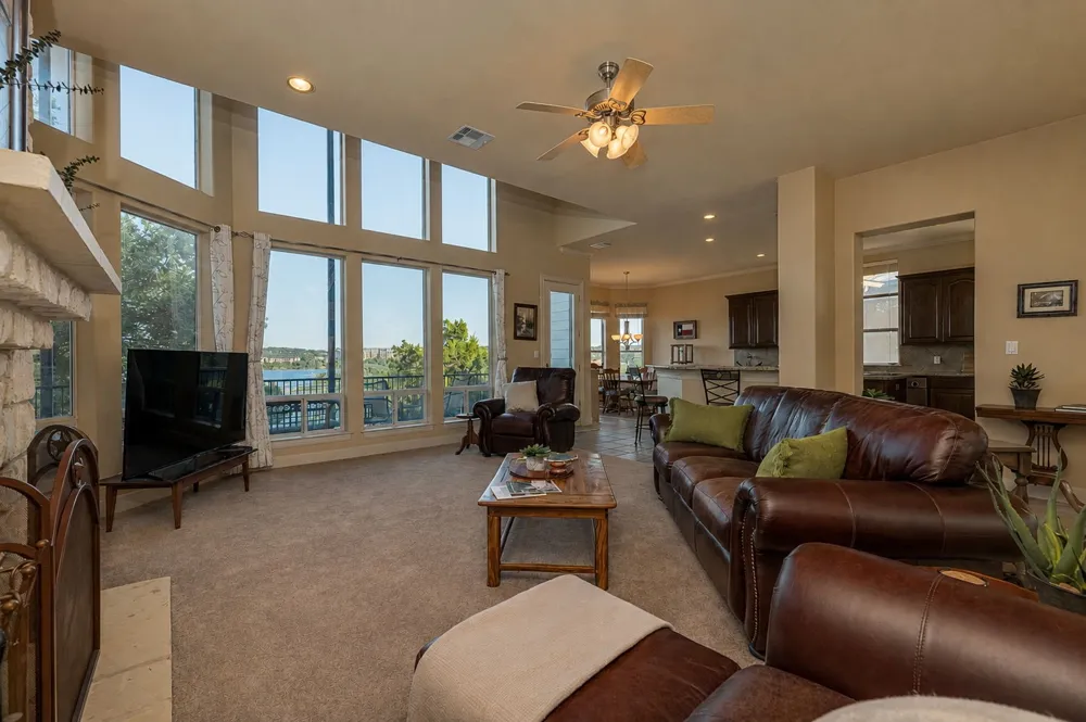 343 Venture Boulevard S Point Venture, TX 78645