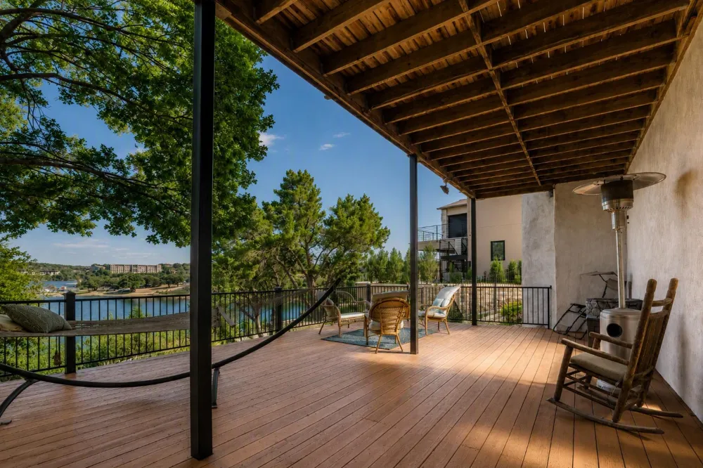 343 Venture Boulevard S Point Venture, TX 78645
