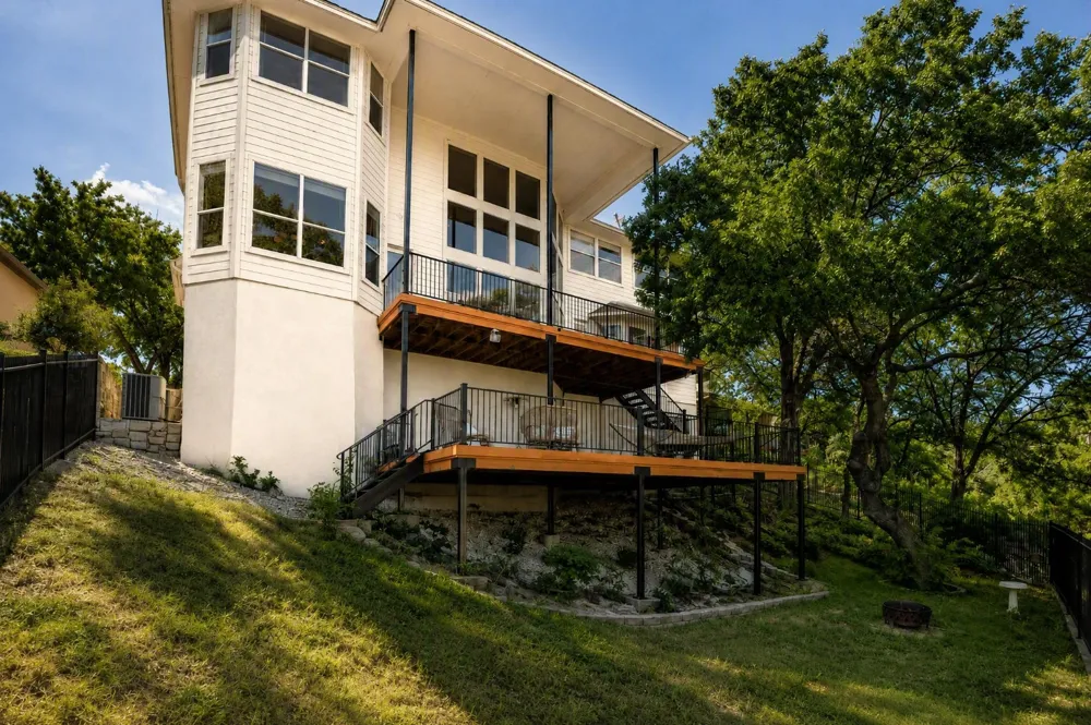 343 Venture Boulevard S Point Venture, TX 78645