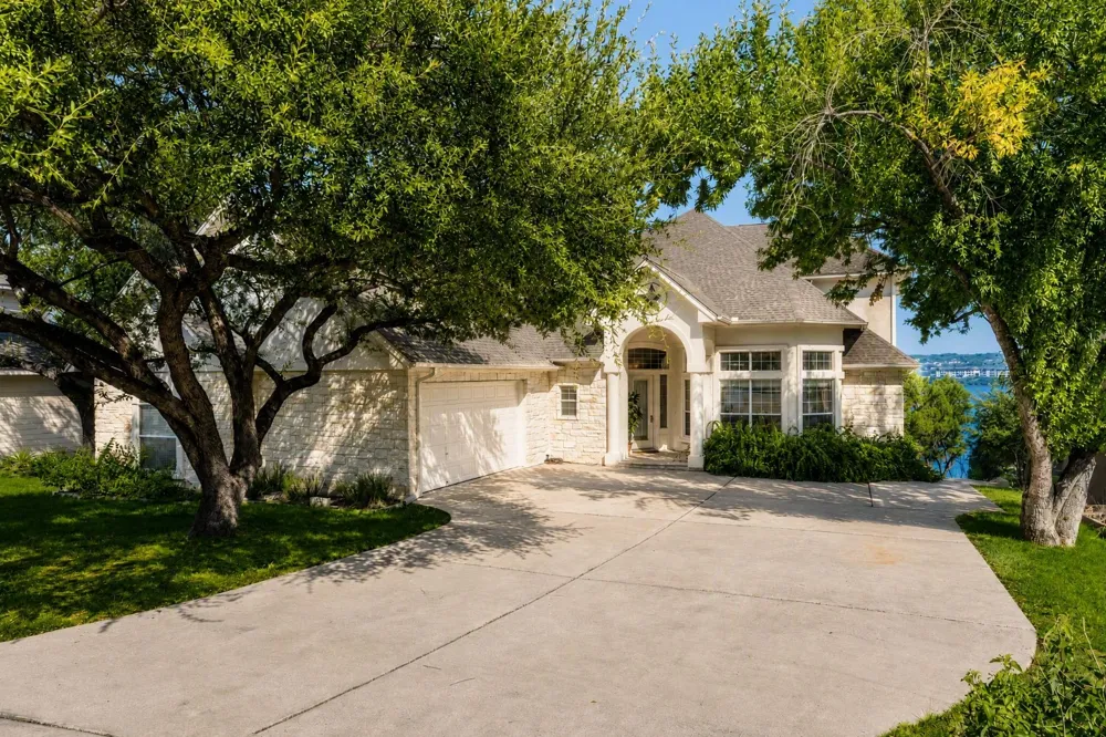 343 Venture Boulevard S Point Venture, TX 78645