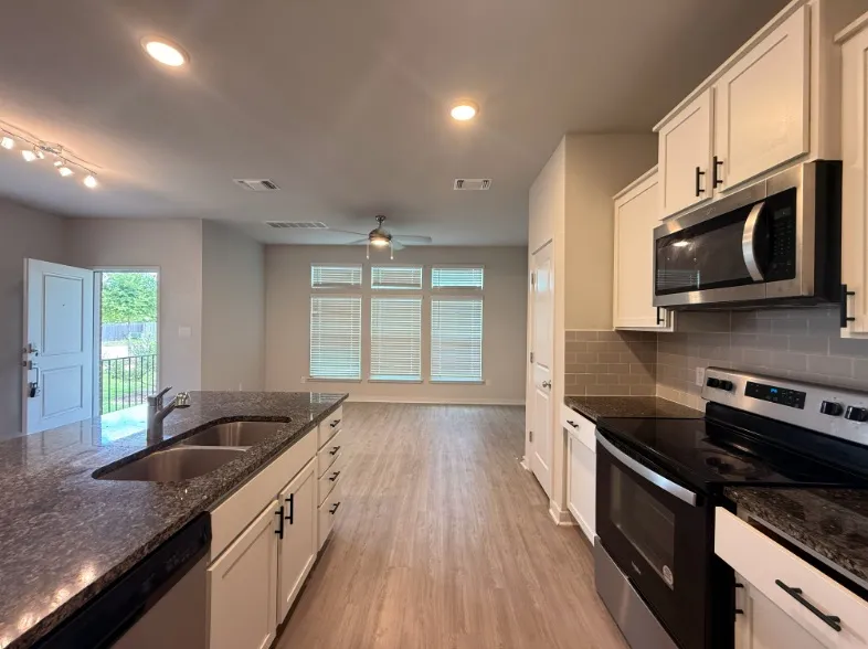 605 W South Street #92 Leander, TX 78641