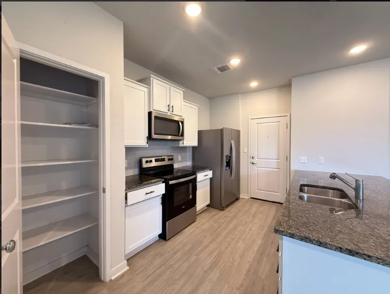 605 W South Street #92 Leander, TX 78641