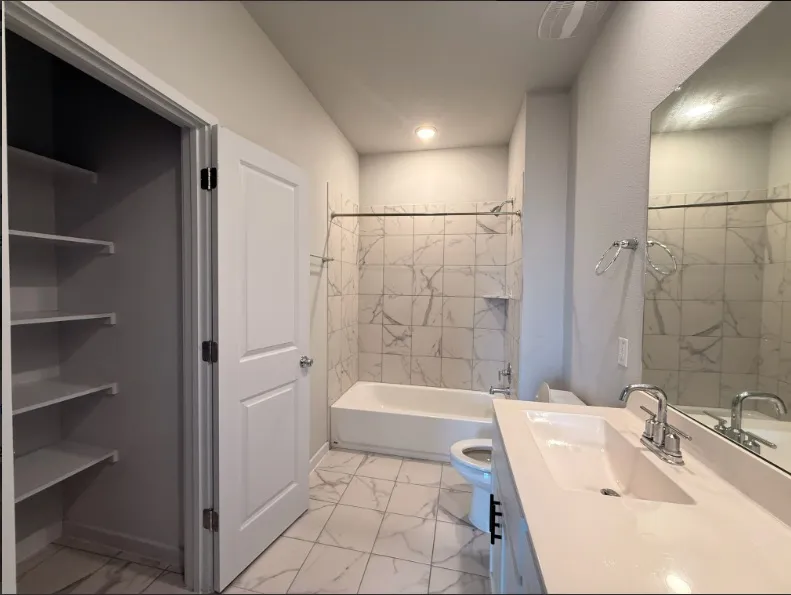 605 W South Street #92 Leander, TX 78641