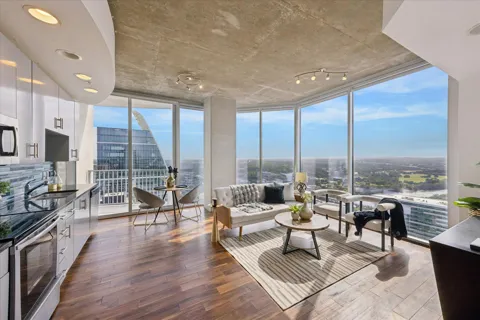 360 Nueces Street #4202