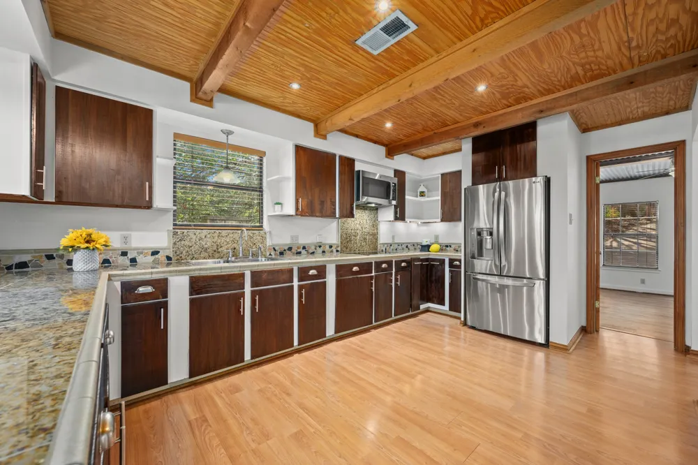 400 Laurelwood Drive Austin, TX 78733