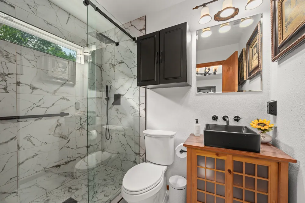 400 Laurelwood Drive Austin, TX 78733