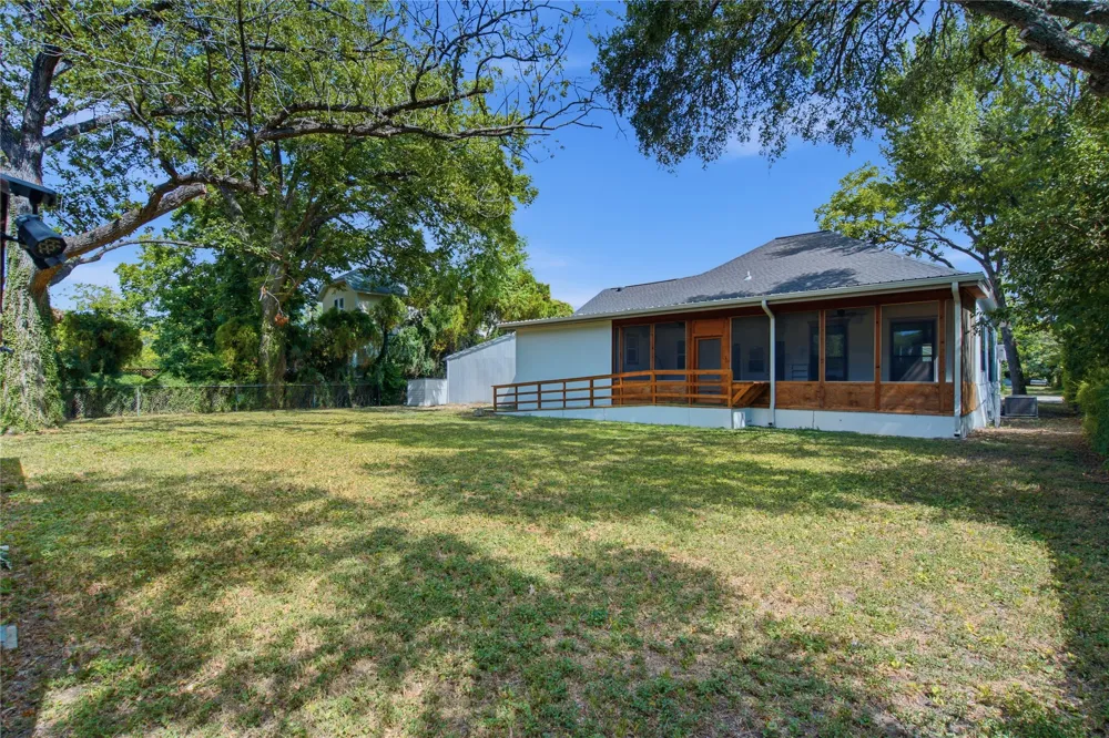 715 Saint George Street Gonzales, TX 78629