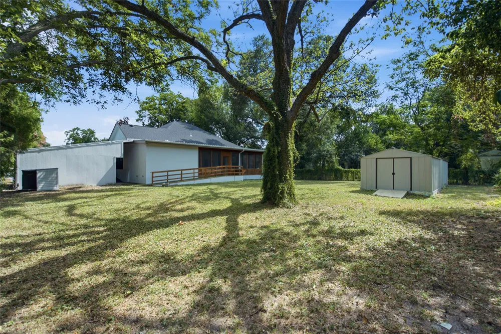715 Saint George Street Gonzales, TX 78629