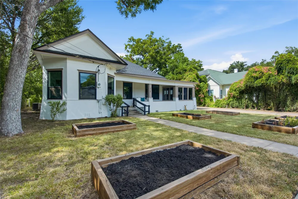 715 Saint George Street Gonzales, TX 78629