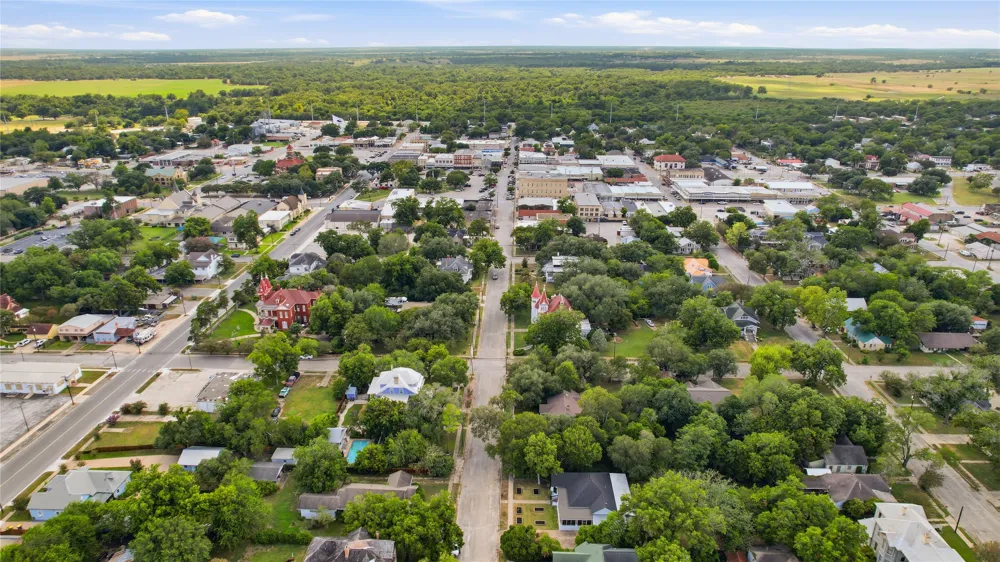 715 Saint George Street Gonzales, TX 78629