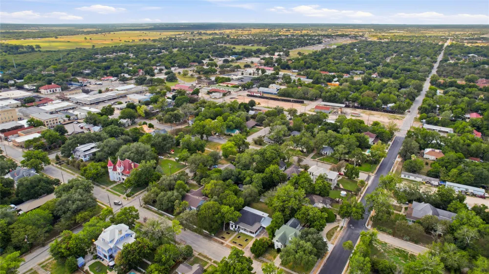 715 Saint George Street Gonzales, TX 78629