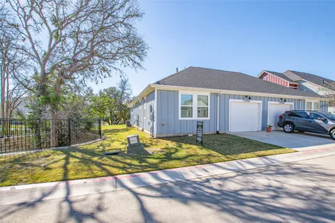 121 Lafitte Drive #101