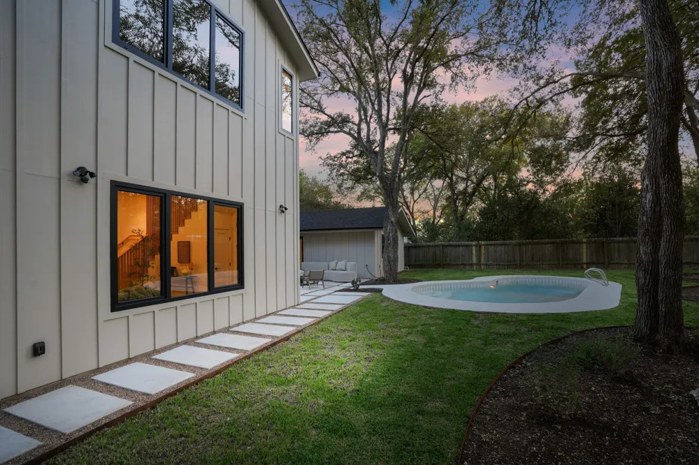 8100 Greenslope Drive Austin, TX 78759