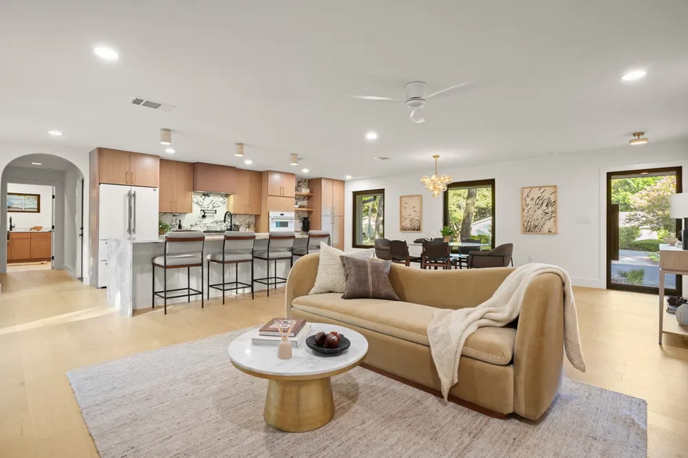 8100 Greenslope Drive Austin, TX 78759
