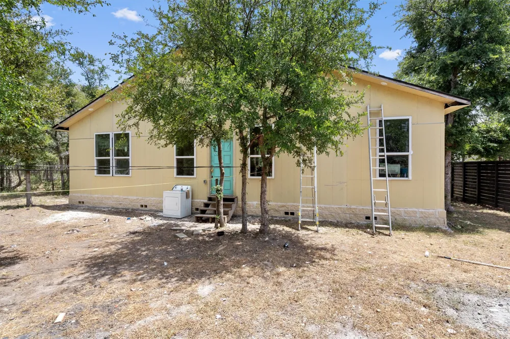 134 Plumeria Drive Dale, TX 78616