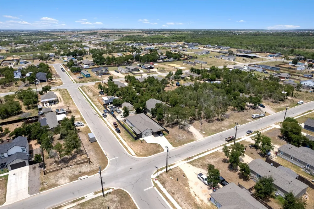 134 Plumeria Drive Dale, TX 78616