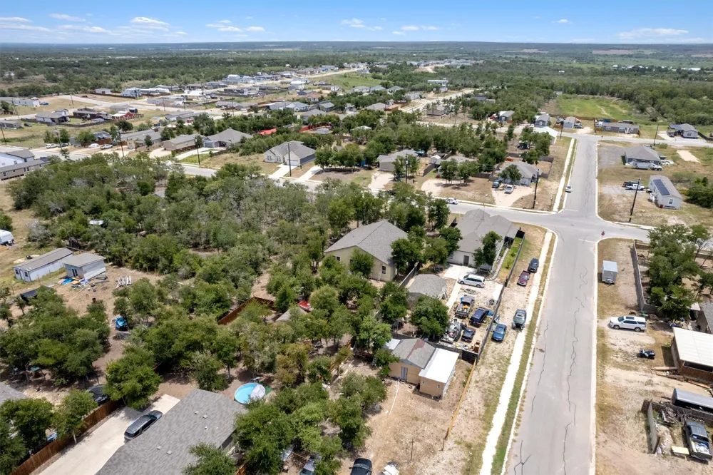 134 Plumeria Drive Dale, TX 78616