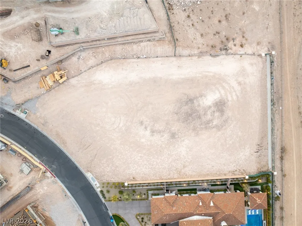 27 Olympia Canyon Way Las Vegas, NV 89141