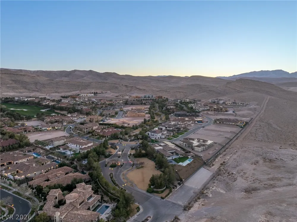 27 Olympia Canyon Way Las Vegas, NV 89141