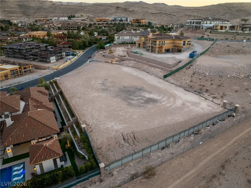 27 Olympia Canyon Way Las Vegas, NV 89141