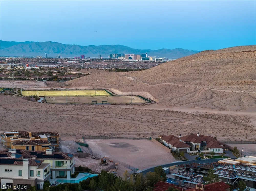 27 Olympia Canyon Way Las Vegas, NV 89141